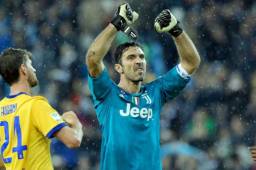 El portero de la selección de Italia, Gianluigi Buffon, se retira del fútbol tras más de dos décadas jugando en el Calcio. Foto AFP