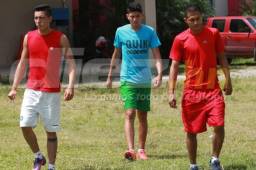 Tres futbolistas mexicanos arribaron la noche del viernes anterior a La Ceiba recomendados por su representante Gustavo Gonzáles.