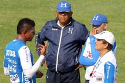 El delantero Carlo Costly ya no quiere saber de entrenadores extranjeros en la Selección y levanta la voz para que se pruebe un hondureño. Foto DIEZ