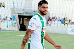 El delantero hondureño Jona Mejía cambia de camisa en España y ahora jugará con el Deportivo Lugo en la segunda división de ese país. Foto cortesía