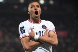 Mbappé, jugador del PSG, se queda sin contrato el próxima mes y deberá anunciar su futuro.