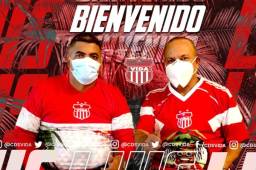 El empresario hondureño, Luis Cruz (izquierda), junto a Roberto Dip, presidente del Vida cuando cerraban el contrato de cooperación. Foto cortesía