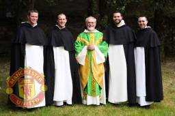 Phil Mulryne ahora entregará su vida a la religión, antes fue futbolista.