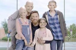 GRAFCAT6068. BARCELONA, 06/05/2020.- El delantero argentino del FC Barcelona, Leo Messi, a su salida este miércoles de la Ciudad Deportiva Joan Gamper, tras hacerse el test de la Covid-19, de cara al inicio de la primera fase de entrenamientos individuales una vez se conozcan los resultados. EFE/FC Barcelona/SOLO USO EDITORIAL NO VENTAS NO ARCHIVO