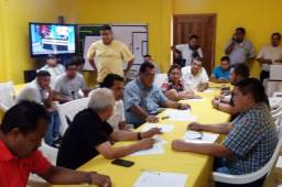 Los dirigentes de la zona norte en la sede del Real España definieron el calendario del grupo D. Foto cortesía