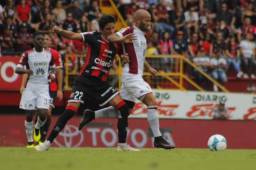 Alex López y Luis Garrido son titulares con el Alajuelense en el clásico tico ante Saprissa.