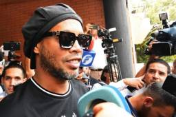 Ronaldinho llegó a un acuerdo con la Fiscalía de Paraguay y queda libre junto a su hermano.