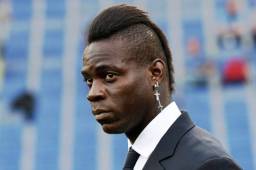 Mario Balotelli tiene 30 años y actualmente se encuentra sin equipo.