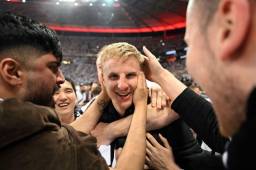 El capitán del Eintracht se retira a los 29 años de edad. Fue parte del equipo que ganó la última Europa League.