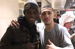 Richard Commey y Teófimo López compartieron después de la pelea que ganó el hondureño.