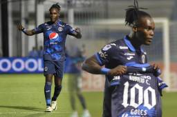 ¡Por fin llegó! Rubilio Castillo marca su gol 100 con el Motagua: así fue la conmemorativa celebración del delantero