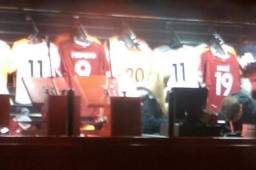 La tienda del Liverpool habría retirado la camiseta de Coutinho.