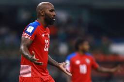 MEXICO CITY, MEXICO - SEPTEMBER 1: Felipe Baloy of Panama reacts during the match between Mexico and Panama as part of the FIFA 2018 World Cup Qualifiers at Estadio Azteca on September 1, 2017 in Mexico City, Mexico. (Photo by Hector Vivas/Getty Images)