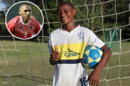 El hijo de Georgie Welcome juega en las inferiores del Galaxy FC de Roatán y sueña con superarlo. Fotos Edgar Witty