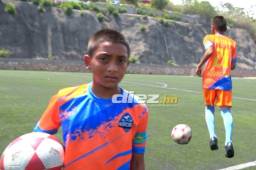 Walter demuestra en la cancha las grandes condiciones futbolísticas que posee.