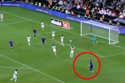 De volea, así marcó Di María el 2-0 de Argentina ante Emiratos Árabes Unidos en juego amistoso en Abu Dabi.