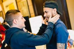 Marco Verrati le dio la bienvenida a Neymar en suelo asiático.