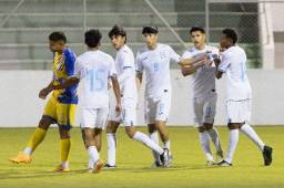 Selección Sub-20 de Honduras propina tremenda paliza a los Lobos de la UPNFM en duelo amistoso