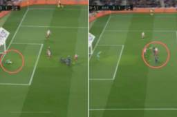 Ter Stegen le impidió el gol a Lozano en un remate de cabeza que estuvo cerca.