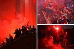 Los hinchas del Liverpool se fueron al estadio Anfield para celebrar el primer título de la liga inglesa en 30 años. ¿Y el coronavirus? Al parecer se les olvidó. FOTOS: AFP.
