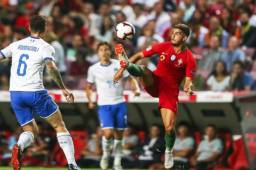 Portugal, que también celebró los 100 partidos internacionales de Pepe.