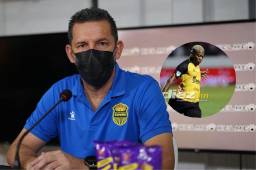 Javier el Sheriff Delgado, director deportivo de Real España, confirma la noticia de Kevin Álvarez. Foto: Mauricio Ayala.