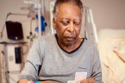 El pasado 4 de septiembre le fue removido el tumor en el colon al brasileño, Pelé.