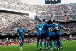 Los jugadores del Real Madrid celebrando el segundo gol de Cristiano Ronaldo.