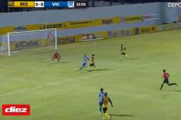 ¡Imperdible! Marco Tulio Vega y su increíble fallo en un mano a mano contra ‘Buba’ López en el Real España-Victoria