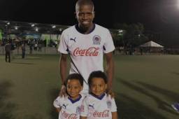¿Los hijos de Boniek García ahora son Motagua? La foto se ha vuelto viral.