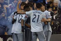 Roger Espinoza estuvo hasta el minuto 62 en la cancha con el Sporting Kansas.