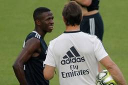 Vinícius Jr junto a Lopetegui en el entrenamiento del Real Madrid.