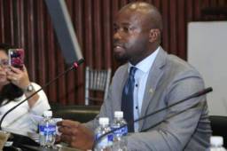 El diputado del Congreso Nacional y ex jugador de la Selección de Honduras, Osman Chávez, expresa su deseo de convertirse en Presidente de la República.