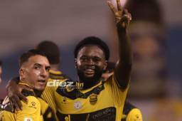 ¡Potente zurdazo! Elison Rivas anota tremendo golazo y Real España está doblegando a Olancho en el estadio Olímpico