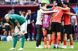 Los jugadores de Corea del Sur celebrando el triunfo que eliminó a los alemanes del Mundial de Rusia.