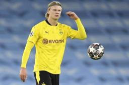 Haaland apenas tiene 20 años de edad y no se cansa de hacer goles con la camisa del Dortmund. Todos lo quieren.