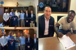 Juan Pablo Montes, Wilmer Crisanto y Walter Martínez durante la foto de renovación de su contrato.