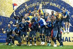 Adil Rami, coronado monarca del mundo en Rusia 2018 con Francia, jugará con el Boavista.