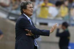 El entrenador de Honduras, Jorge Luis Pinto, no pudo estar en los dos encuentros porque estaba suspendido, pero regresará en marzo contra EUA y Costa Rica.