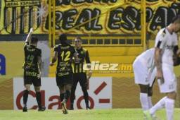 Real España fue mucho mejor y se llevó los tres puntos de manera merecida. FOTOS: Yoseph Amaya.