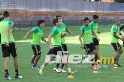 La selección azteca tuvo que cambiar sus planes y entrenar en otra cancha. Foto: Ronal Aceituno.