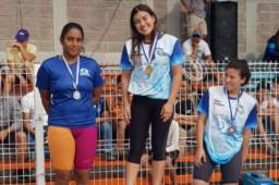 Michelle se mostró muy contenta después de conseguir su medalla de oro.