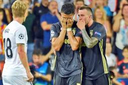 Bernardeschi trató de motivar a Cristiano Ronaldo.