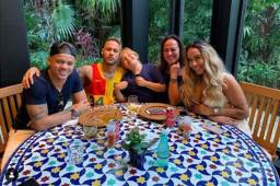 Neymar terminó jugando la Liga de Campeones lesionado.