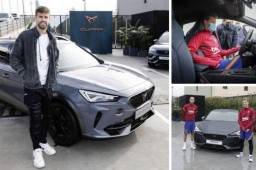 Los jugadores del Barcelona, a los mandos de sus nuevos CUPRA. Cada uno tuvo la oportunidad de personalizar su coche. Un lujo.