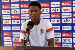 Julián Martínez se reporta listo para la primera batalla ante Motagua. Desde niño dice que ha soñado con disputar estos clásicos. Foto: Erlin Varela