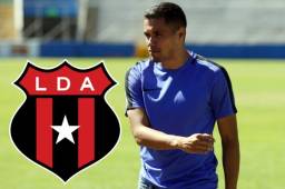 El delantero Roger Rojas sería el fichaje del Alejuelense de Costa Rica para el próximo campeonato Clausura y el DT, Carlos Restrepo, habla de su salida.