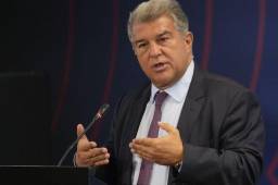 El juez del caso Negreira rechaza la personación del Barça como acusación particular. Recoge que Joan Laporta habría participado en los mismos pagos.