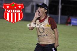 El técnico de los merengues regresó a la Liga Nacional y se estrenó con nueva victoria en su visita a La Ceiba.