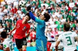 Guillermo Ochoa, portero de la Selección de México solo ha recibido un gol en dos partidos jugados en el Mundial de Rusia. Foto AFP